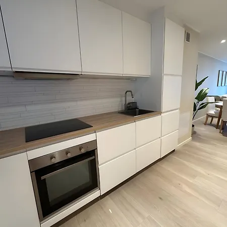 Cute In High Rise Apartamento Bergen