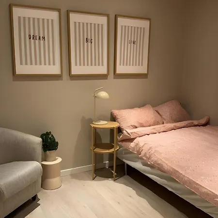 Cute In High Rise * Bergen